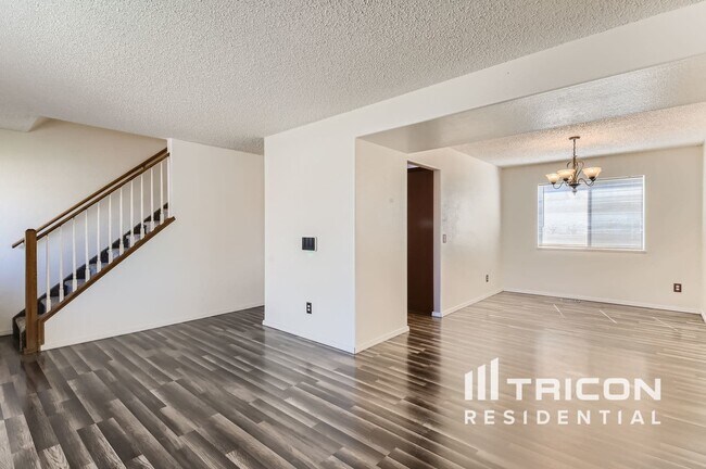 Building Photo - 862 Marshall Dr