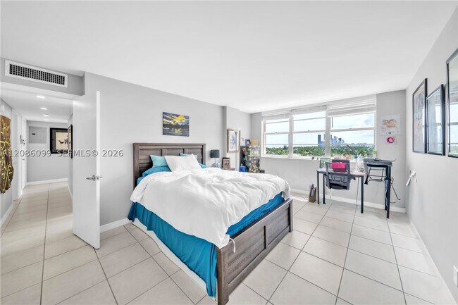 Building Photo - 3161 S Ocean Dr