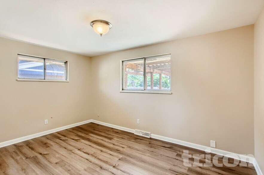 Building Photo - 915 S Tyler Ave