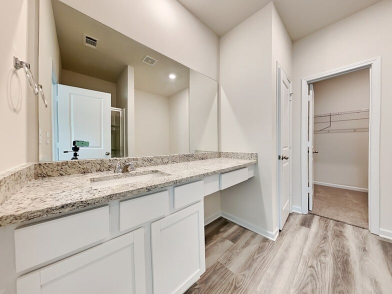 Building Photo - 332 Oliver Dr