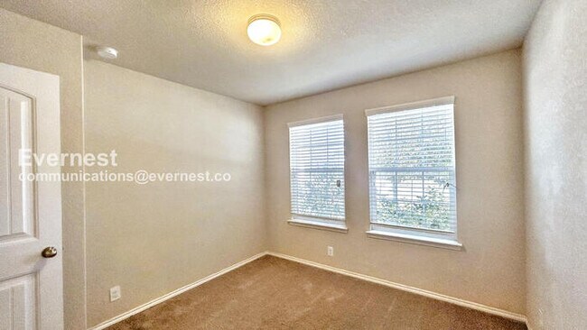 Building Photo - 2511 Barbwire Wy