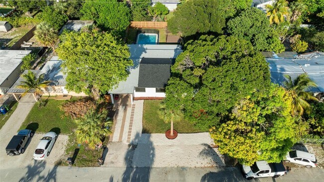 Building Photo - 1516 SW 30th Terrace