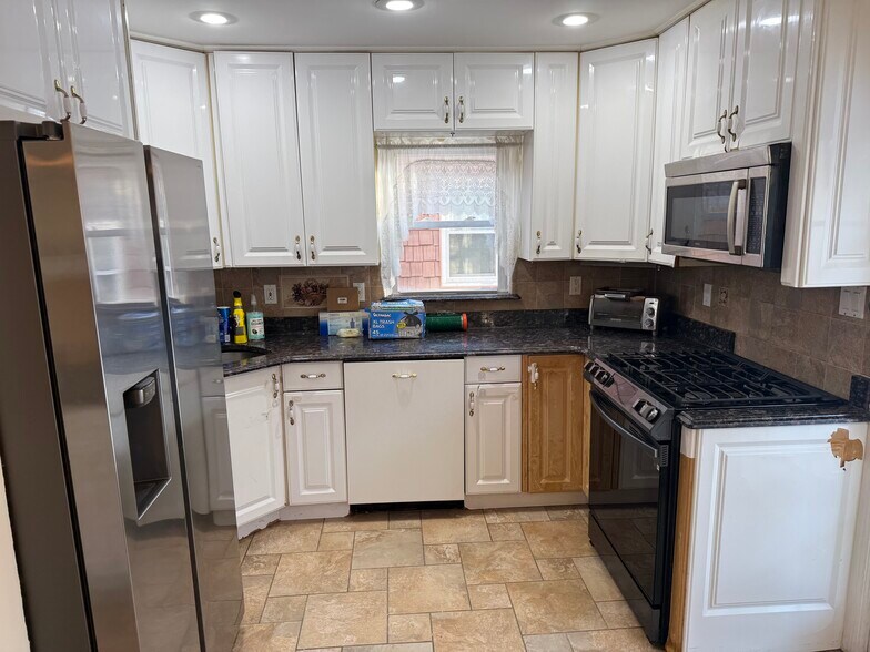 Building Photo - 284 Semton Blvd