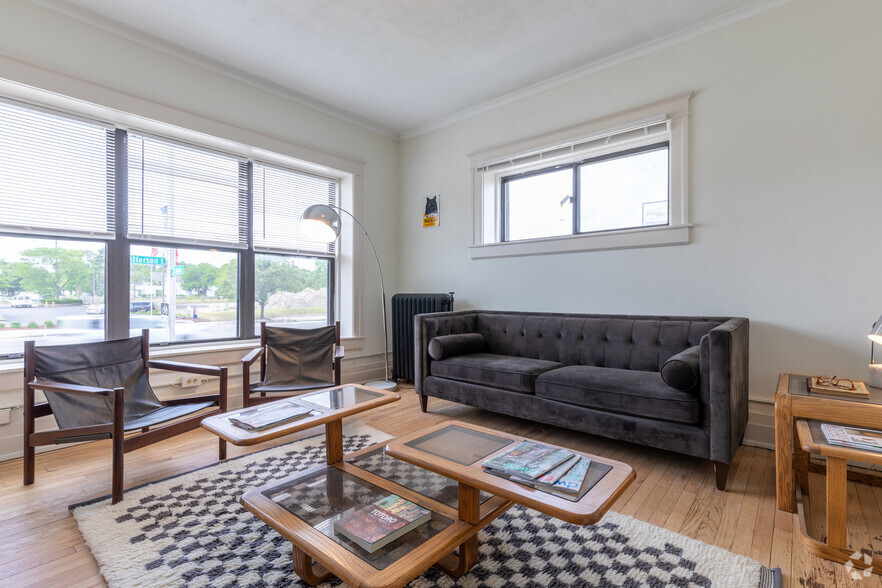 Living Room - Manchester Apartments