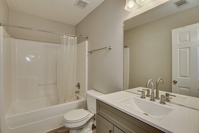 Building Photo - 4318 Sanderling Dr