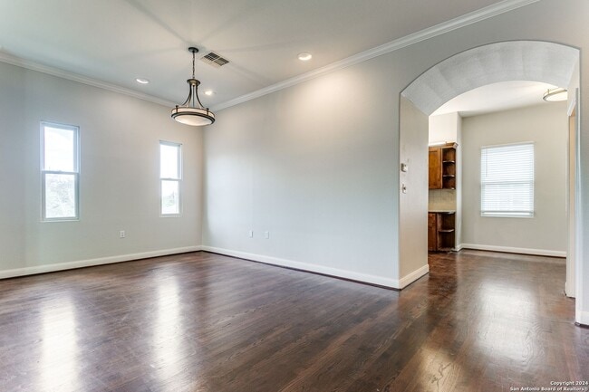 Building Photo - MONTE VISTA TOWNHOME