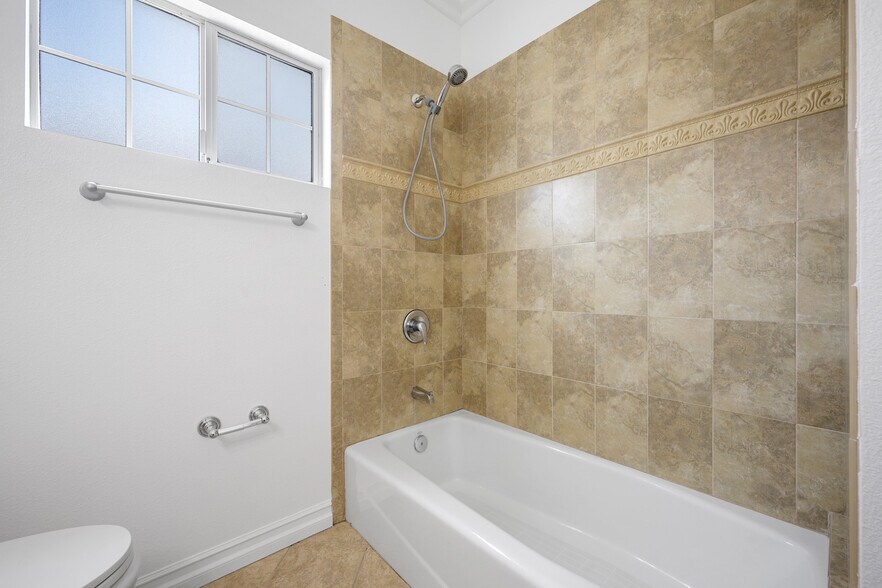 Building Photo - 6827 Valmont St