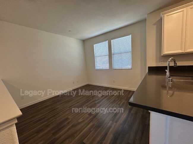 Building Photo - 3998 E Commerce Way