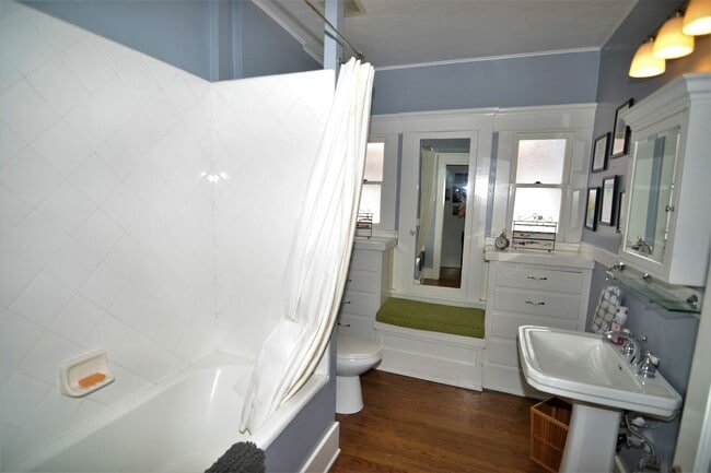 Building Photo - Beautiful Belmont Heights Home with Huge Backyard