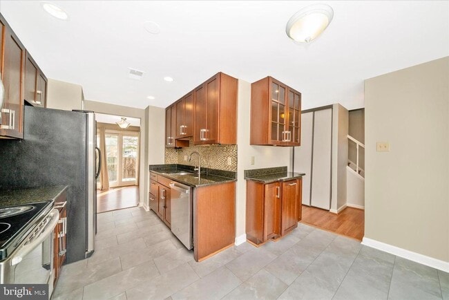 Building Photo - 106 Lamont Ln