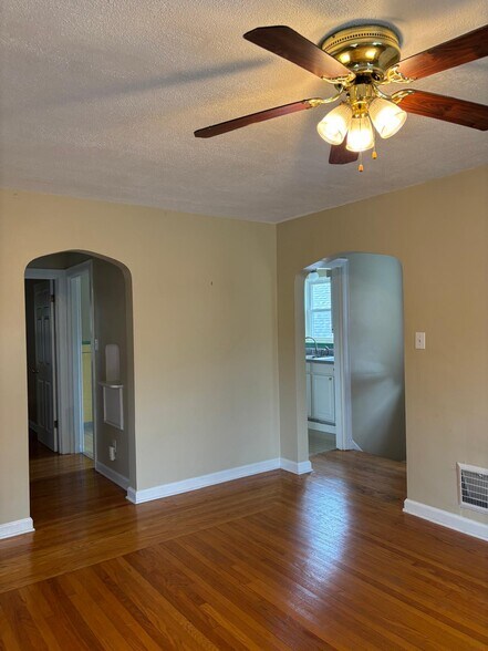 Building Photo - 3512 Rawson Pl