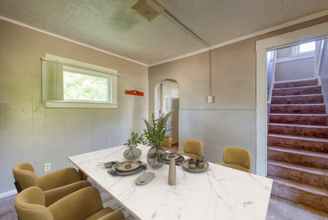 Dining Room - 609 Bluff St