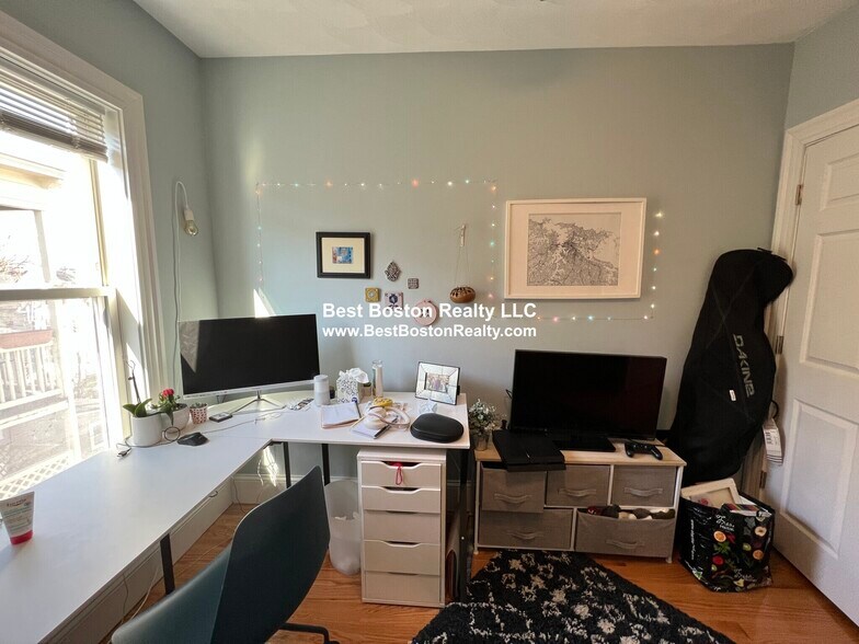 Building Photo - 305 Highland Ave