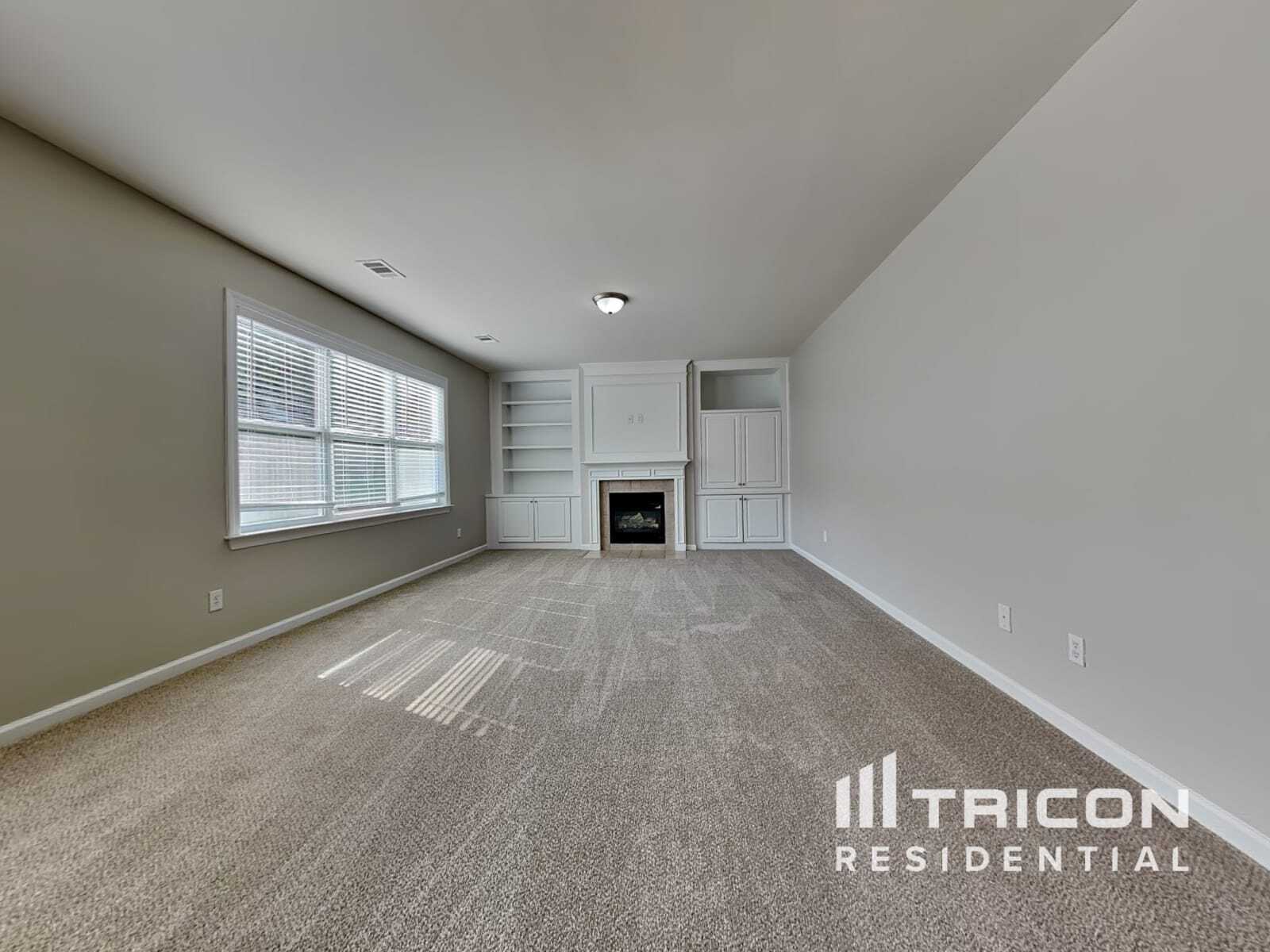 Building Photo - 3620 Long Lake Dr