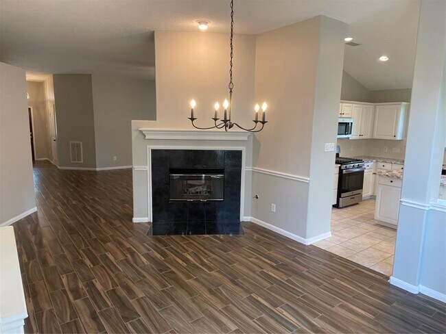 Building Photo - 38 Tivoli Garden Ct