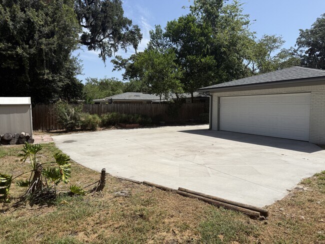 Building Photo - 2374 Stafford Dr