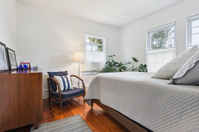 Building Photo - 24 Warren Ave