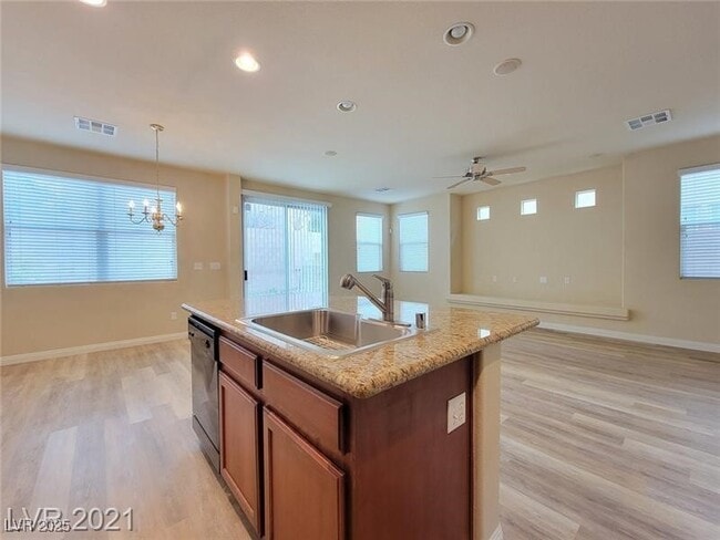 Building Photo - 9132 Spumante Ave