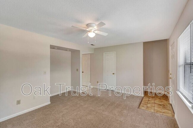 Building Photo - 593 Travelers Blvd