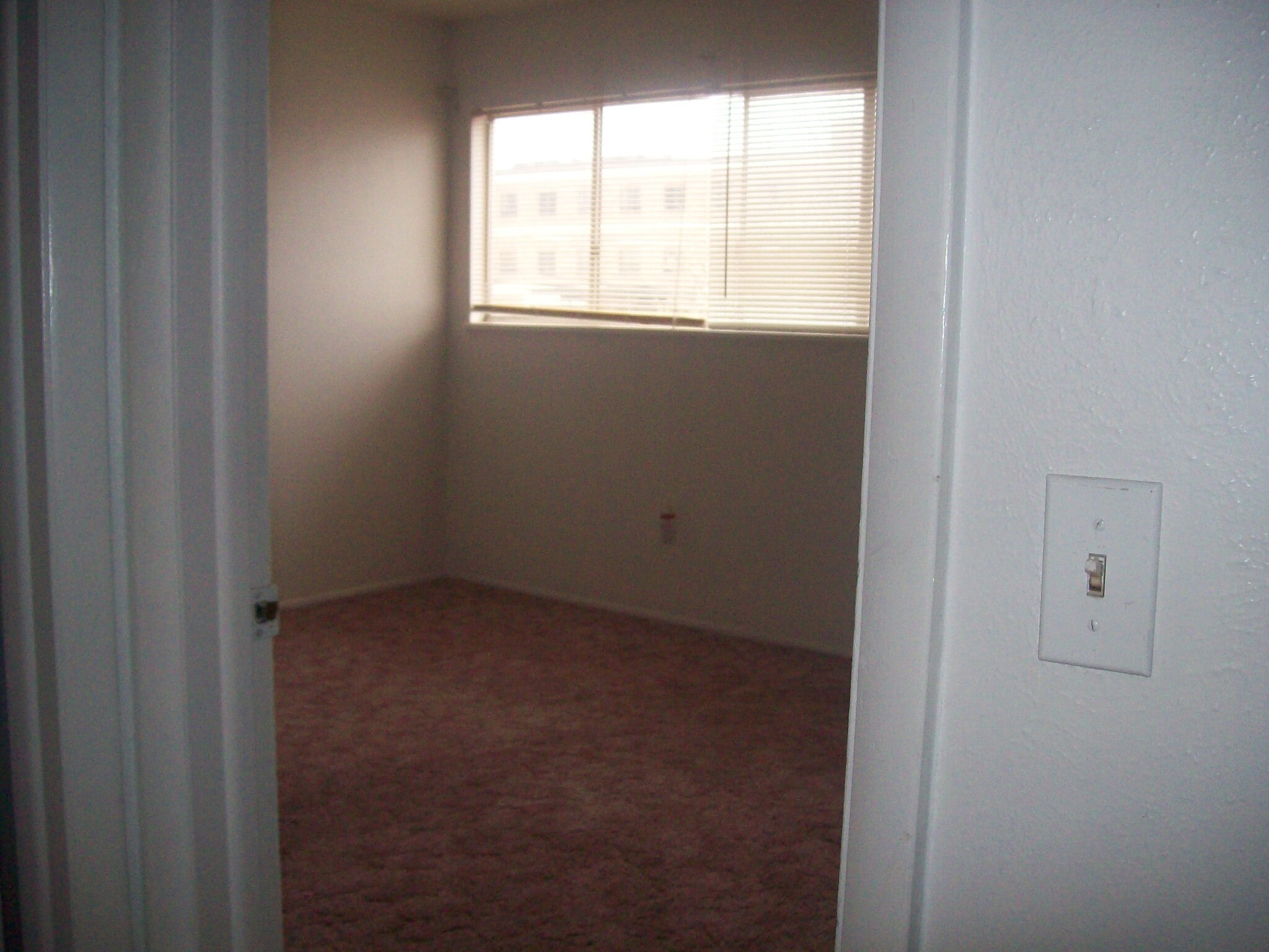 Building Photo - 106 Pike Ave