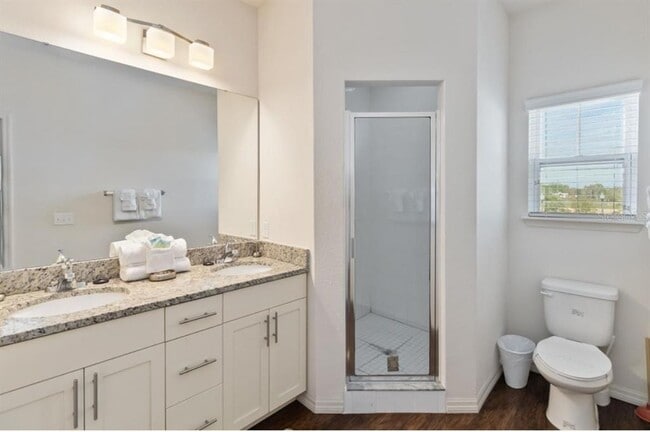 Building Photo - 3207 Gold Ln