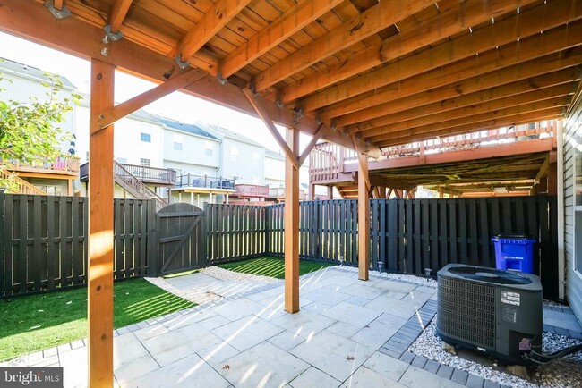 Building Photo - 3317 Hibiscus Ct