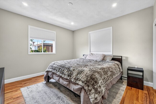 Building Photo - 217 Highland Ave