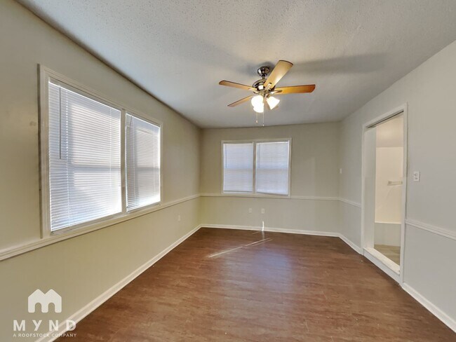 Building Photo - 6575 Ridgewood Rd