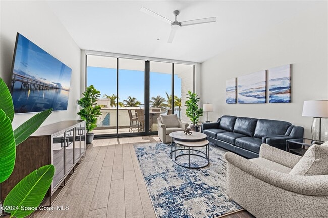 Building Photo - 225 Strand Dr