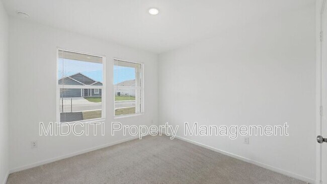 Building Photo - 3159 Dispatch Dr