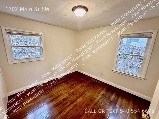 Building Photo - 3 bed 1 Bath in a Great Location!