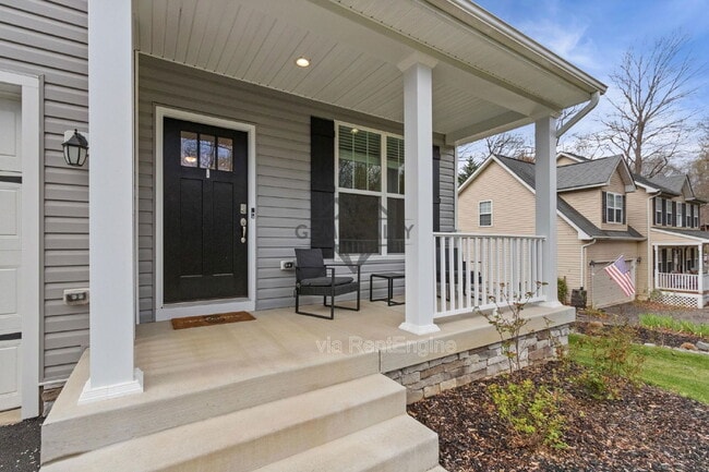 Building Photo - 102 Monroe St