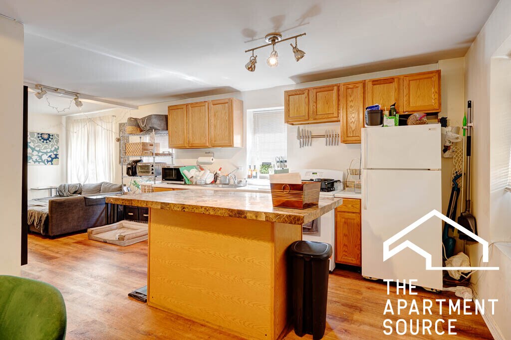 Building Photo - 1627 N Winchester Ave