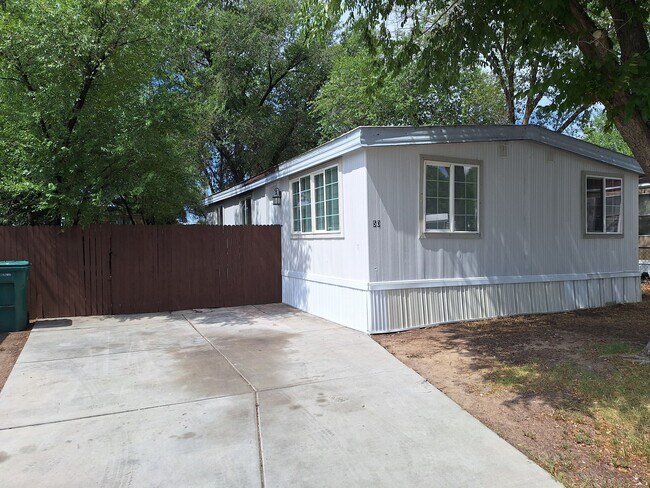 Building Photo - 512 Windsor Ln