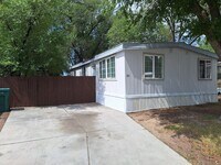 Building Photo - 512 Windsor Ln