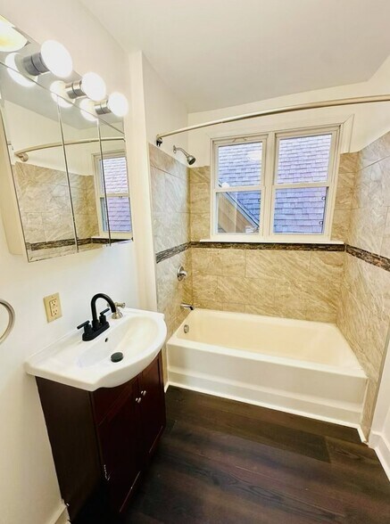 Building Photo - 303 Peebles St