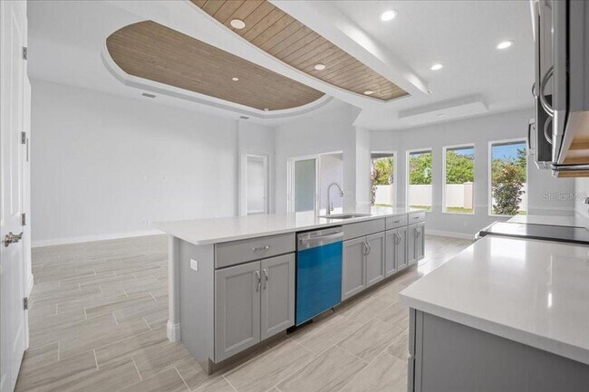 Building Photo - 60 Del Palma Dr