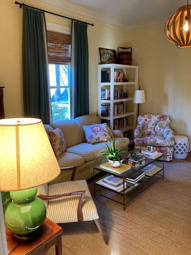 Building Photo - Charming Sylvan Park Victorian