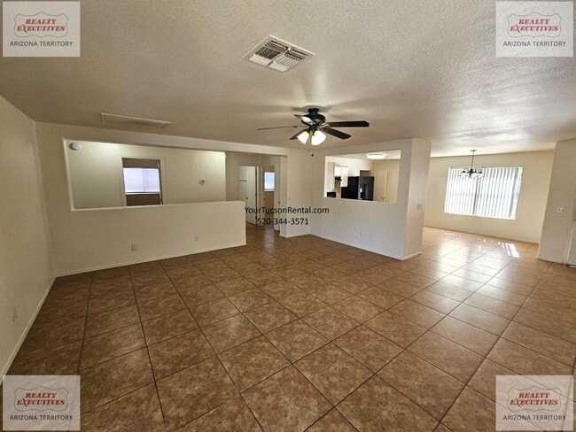 Building Photo - Midvale Park Home with 4 bedrooms and 2 baths