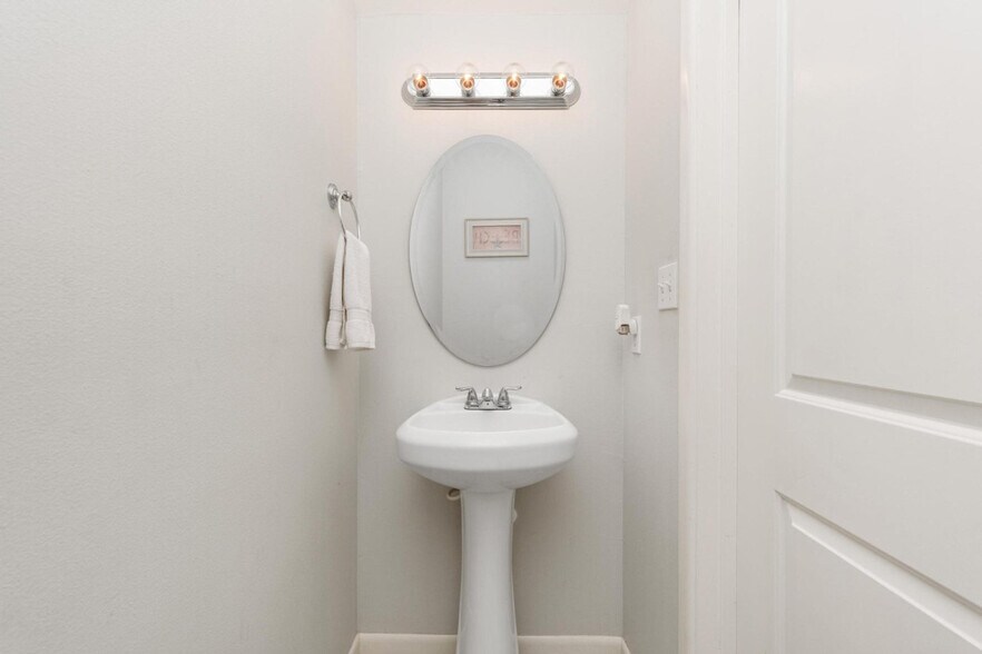 Building Photo - 204 Las Joyas Blvd