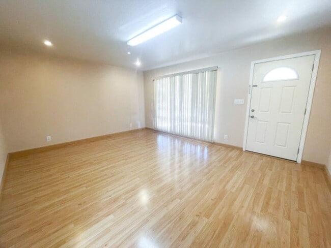 Building Photo - Desirable Home in the Mission San Jose Are...