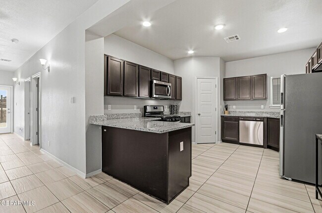 Building Photo - 12580 Arrow Weed Dr