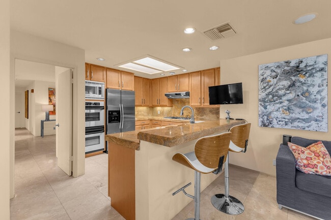 Building Photo - 24 Columbia Dr