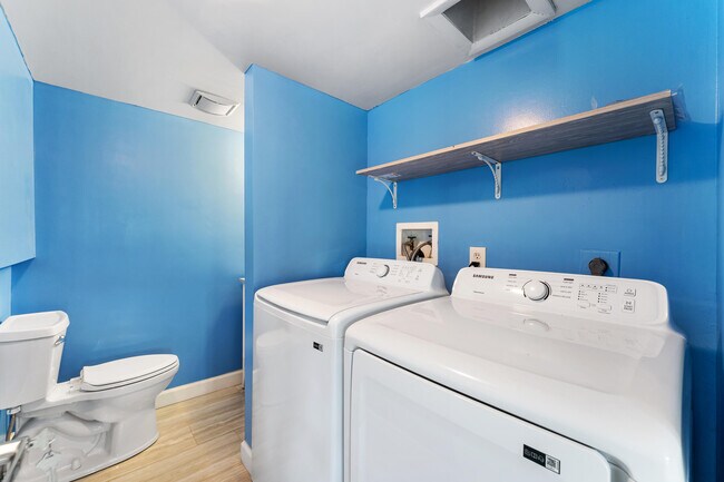 Building Photo - 301 Waterview Dr