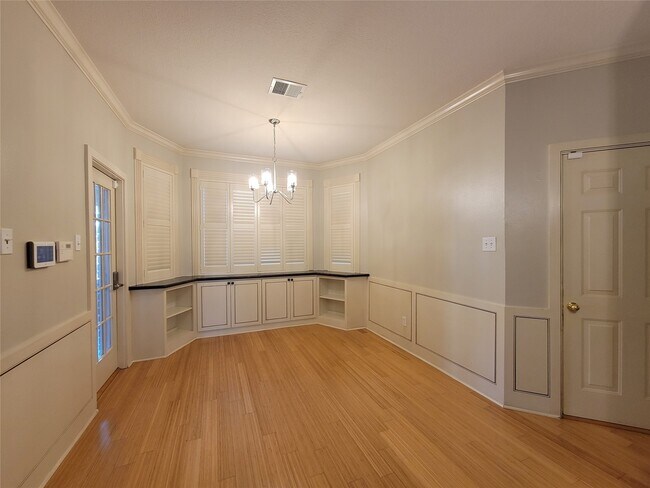 Building Photo - 2214 Old S Dr