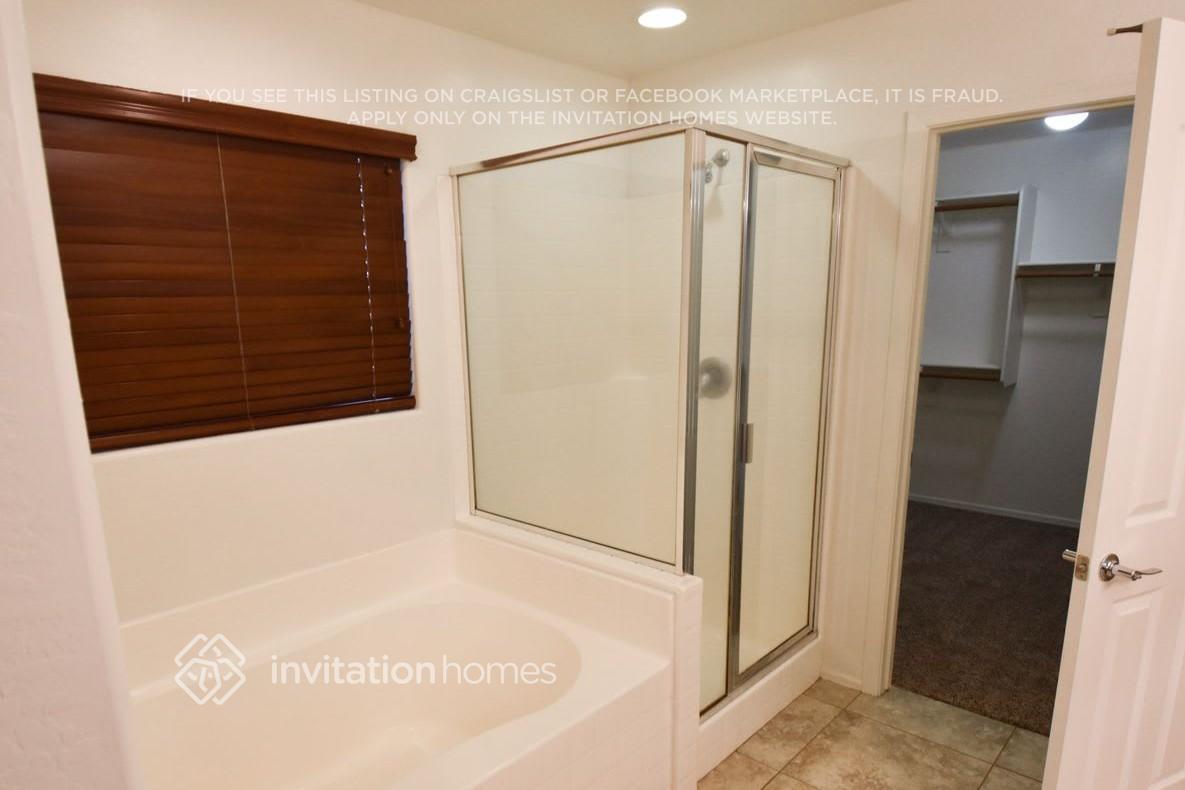 Building Photo - 19335 E Canary Way