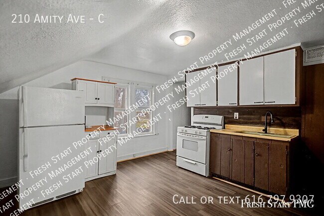 Building Photo - 210 Amity Ave