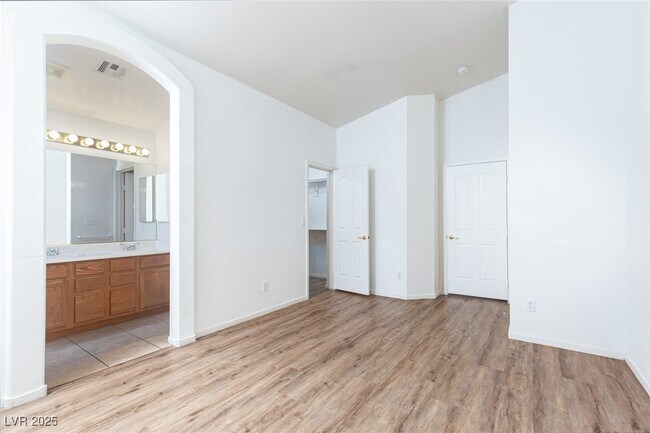 Building Photo - 8109 Defiance Ave