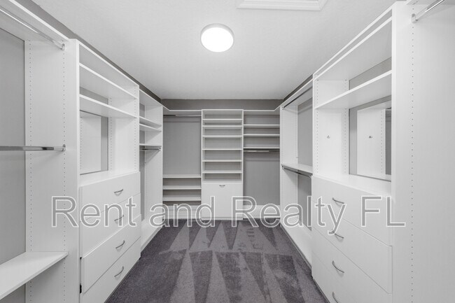 Building Photo - 12107 Fern Haven Ave