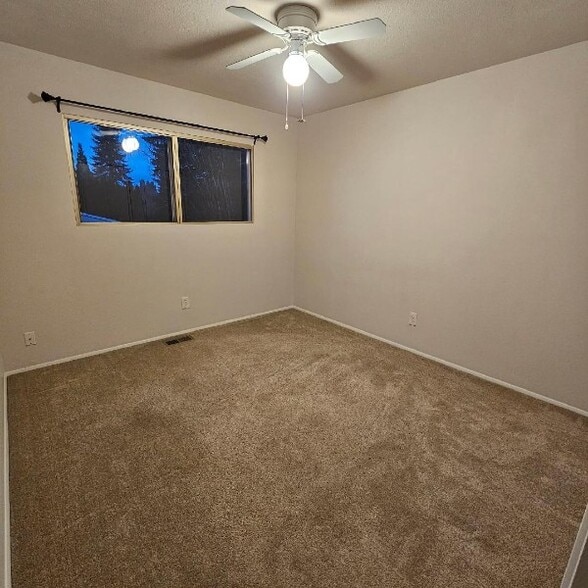 Building Photo - 12370 SW 121st Ave